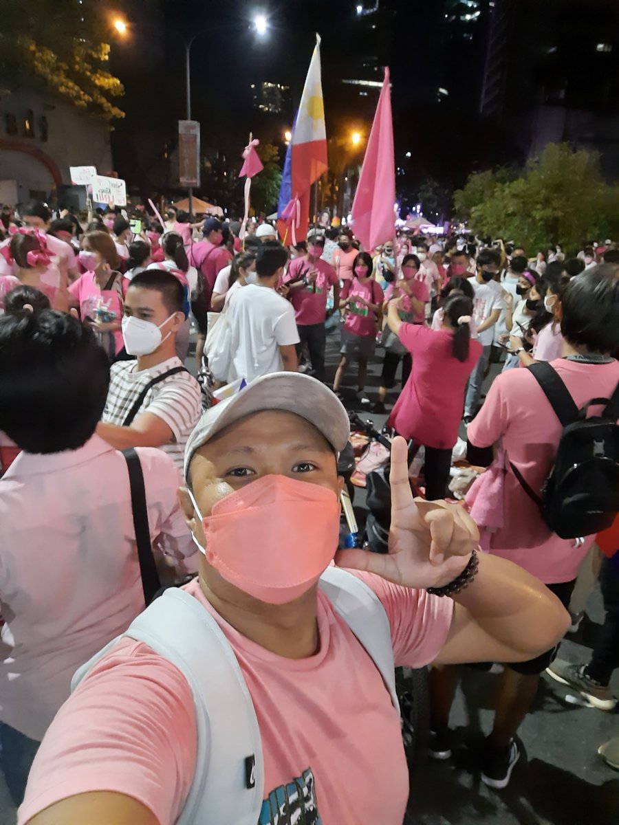KurtGYums's tweet photo. #KulayRosasAngBukas 
#LabanLeni 

My proudest moment — when I stood up with what is GOOD! 

Proud #Kakampink forever!!! https://t.co/FuSmxG3dS3