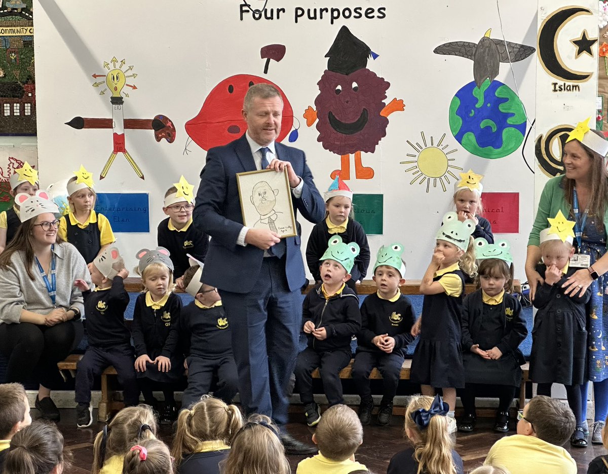 Fochriw Primary (@fcwpa) on Twitter photo How wonderful is this.A masterpiece from our creative contributor for the Welsh Government Minister for Education to remember his first visit to a <a href="/CaerphillyCBC/">CaerphillyCBC</a> school.A talented artist at 4 years old 👏🏻🎨🖌 #welcometoFochriw <a href="/MrElliott01/">Jamie Elliott</a> <a href="/MissJohns123/">Miss Johns</a> <a href="/ChristinaHarrhy/">Christina Harrhy</a> How wonderful is this.A masterpiece from our creative contributor for the Welsh Government Minister for Education to remember his first visit to a <a href="/CaerphillyCBC/">CaerphillyCBC</a> school.A talented artist at 4 years old 👏🏻🎨🖌 #welcometoFochriw <a href="/MrElliott01/">Jamie Elliott</a> <a href="/MissJohns123/">Miss Johns</a> <a href="/ChristinaHarrhy/">Christina Harrhy</a>