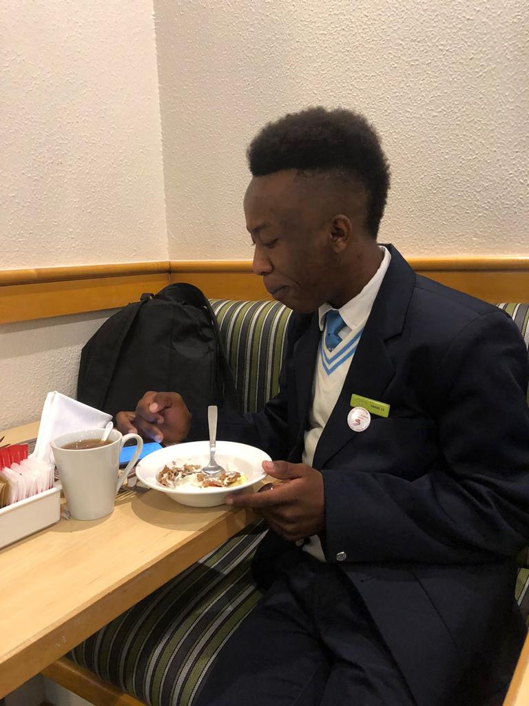 MosetsanaPads's tweet photo. Our founders @neo_cholo and @TOnkiey  are having breakfast ahead of the hectic day at the competition by @SAGESA18 taking place in Moses Kotane Institute. 

#mosetsanafeminine #mosetsanapads #sage22 https://t.co/gETU9bWCyQ