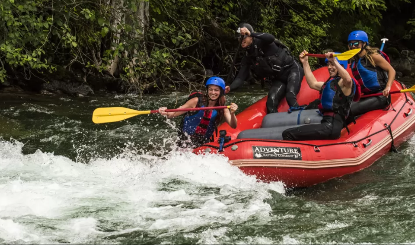 AmericanRoadMag's tweet photo. Hit the open road with your favorite person this fall—incredible scenery, fresh sea air, miles and miles of forest, trails, and rivers all along the Cascade Loop. Check out this free guide to plan a trip #cascadeloop #roadtrip #freeguide https://t.co/GlQ2VbnVeR https://t.co/HfPGyNGX49