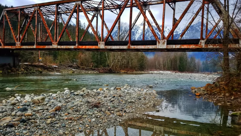 AmericanRoadMag's tweet photo. Hit the open road with your favorite person this fall—incredible scenery, fresh sea air, miles and miles of forest, trails, and rivers all along the Cascade Loop. Check out this free guide to plan a trip #cascadeloop #roadtrip #freeguide https://t.co/GlQ2VbnVeR https://t.co/HfPGyNGX49