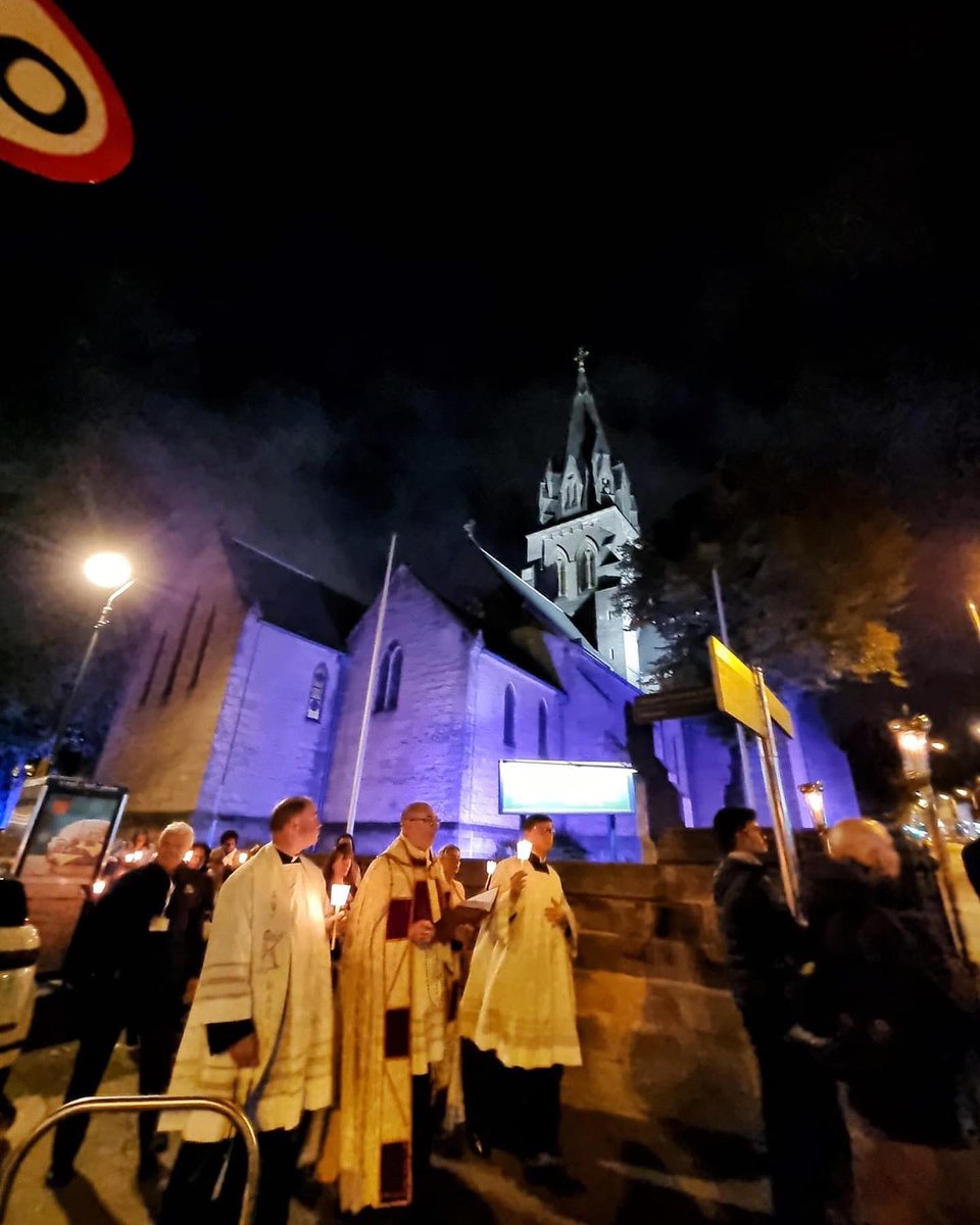 StBernadetteUK's tweet photo. Torchlight Procession, Mass and plenty of media coverage in Nottingham yesterday evening! #relictour @bbcnews @bbceastmidlands https://t.co/hgd4GMG7Od