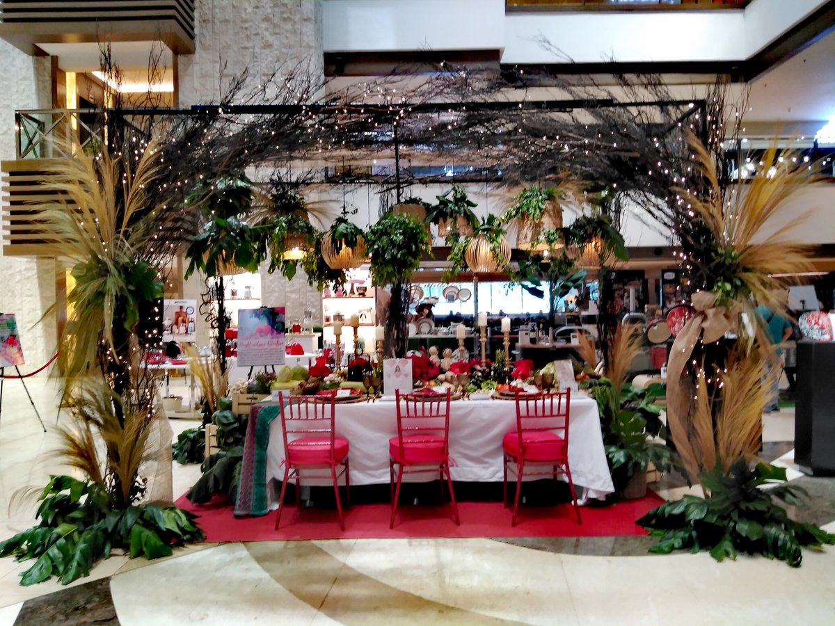 eleanorllabore's tweet photo. Stills (Part 5) from the Art of Tablescaping #Rustans #ShangrilaPlazaMall #SeptEvent https://t.co/3GmxHTAOKp