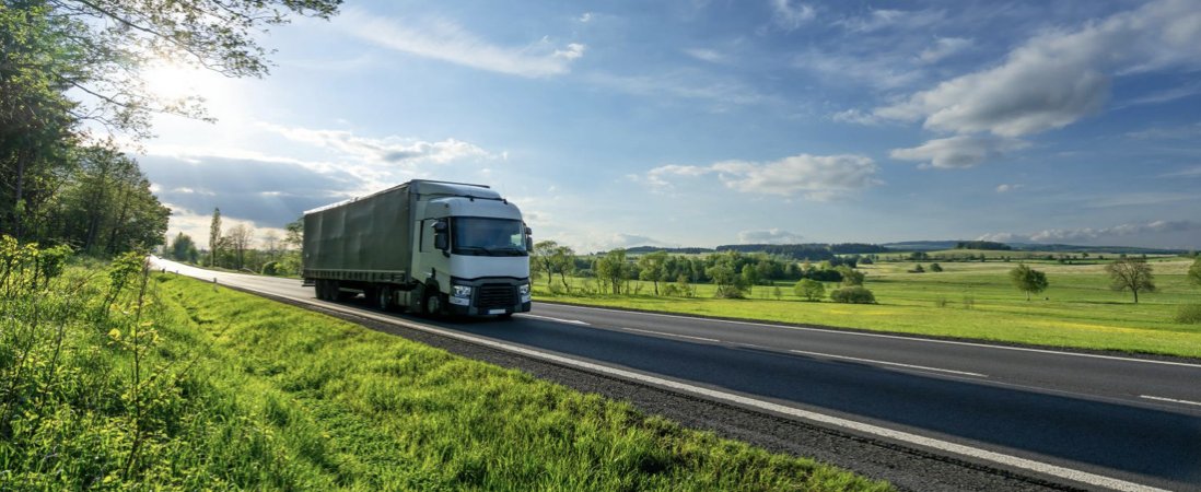 RHANews's tweet photo. Low carbon fuel highlighted as “positive interim step” in new RHA decarbonisation strategy:
Read more here: https://t.co/M0drM6JmFQ
@RHAChrisAshley1 #netzero #rhaenvironment https://t.co/2WocQxOT0k