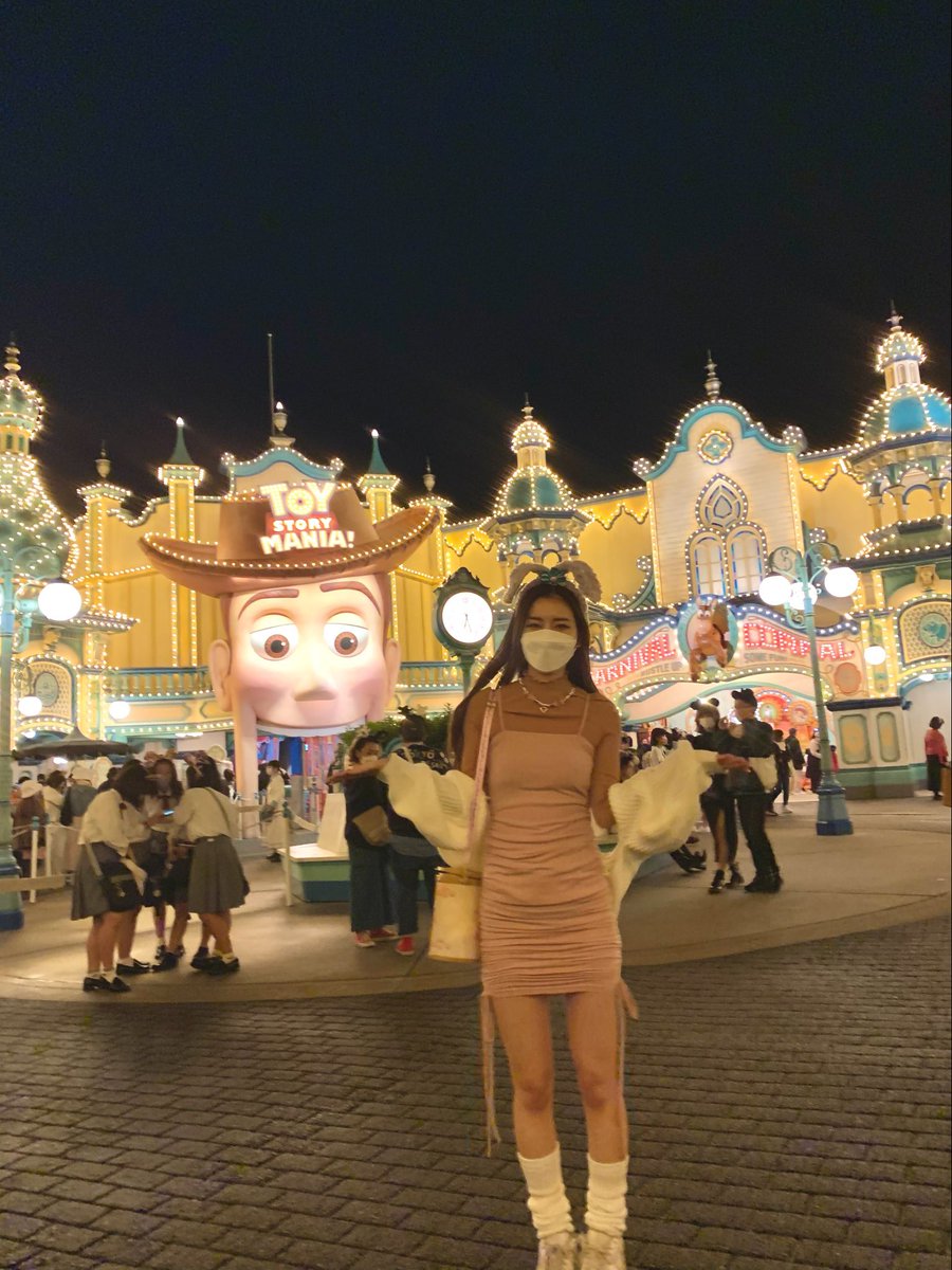 saakraa__'s tweet photo. ディズニーシー行ってきました💫
早くラプンツェルエリアできて欲しい\[♡_♡]/ https://t.co/rHJS2klg0Z