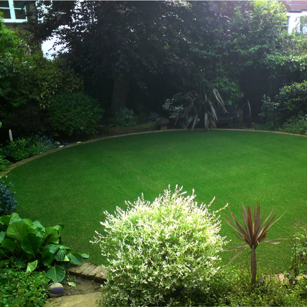 Does your lawn turn into a quagmire during the cold, dark, wet winter months? Do you have to reseed or returf every spring? Then artificial grass may be the solution, take a look at our website for more details: buff.ly/3tx6oQX
#artificialgrass #astroturf