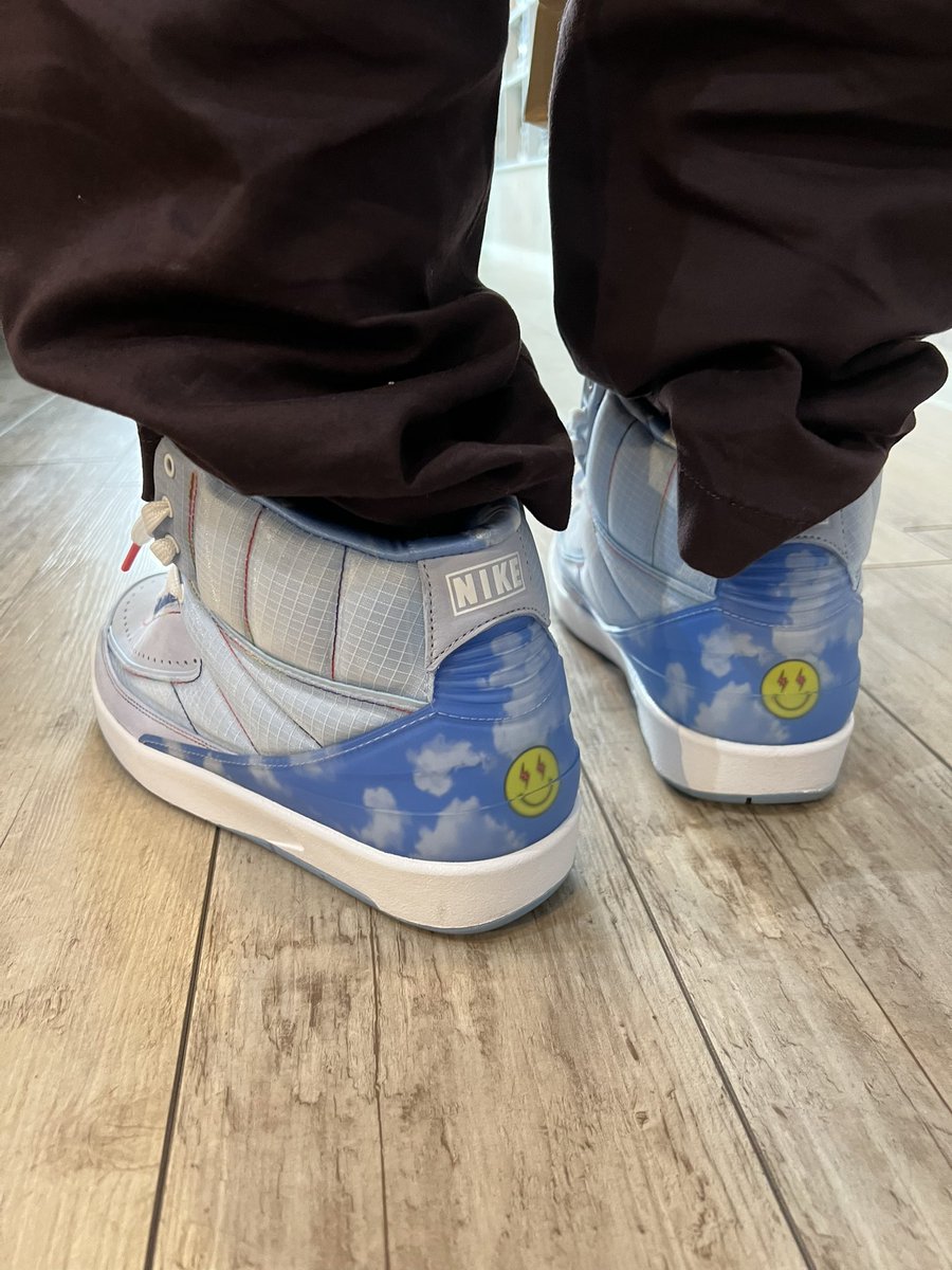 doek9's tweet photo. 光っとるねぇ〜blvin😱
ギミックがたまらんよね🤤
夜見てみたい👟✨
K君またお待ちしておりますよ😁
https://t.co/D6gUJ3BbgU
https://t.co/nhjO5HCwnf
#北海道セレクトショップ #doek #芽室 #帯広 #北海道スニーカーショップ #mitchellandness
#markgonzalez #jordan2jblvin https://t.co/zxjCAMETpQ
