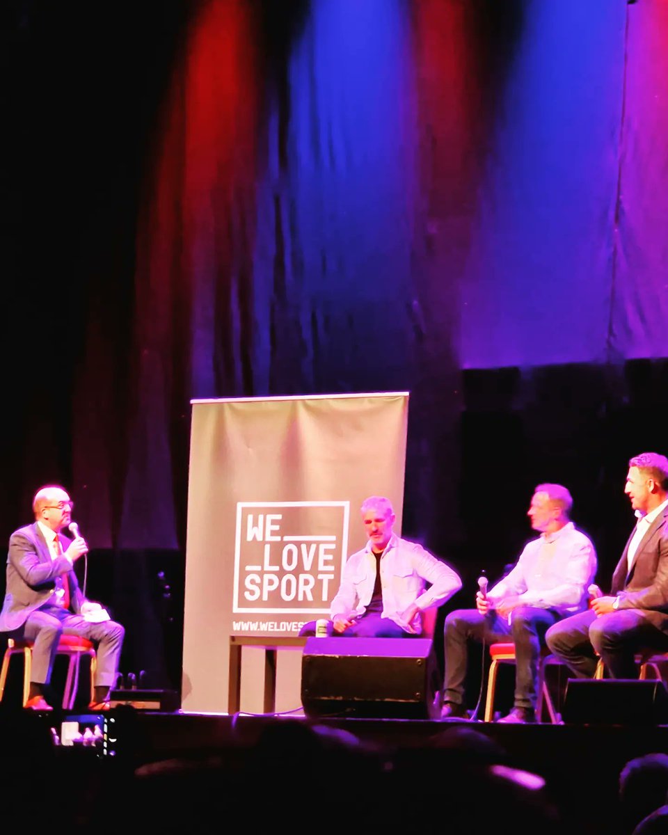 StuartSmart1982's tweet photo. Could of sat there all night listening to their stories what a great night listening to 3 of England's toughest rugby league players #godsofleague #rlwc2021 https://t.co/klNMYd3U1W