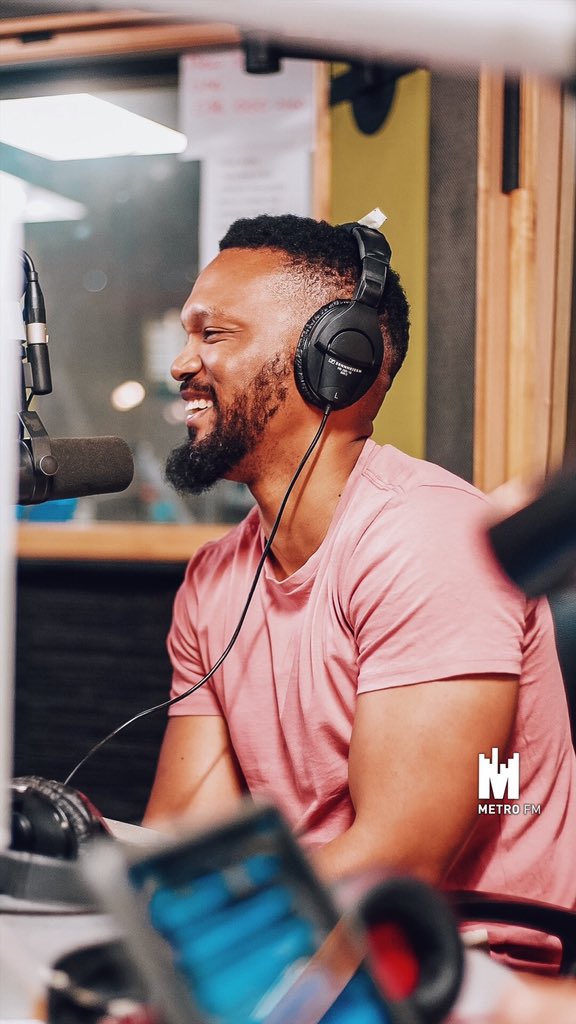 METROFMSA's tweet photo. We’re still hanging out with @yondathomas 🏆If you have any questions for him or want to show him for love call us now on 086 000 2160 
#WakeUpOnMetroFM https://t.co/HFcZdVn4kr