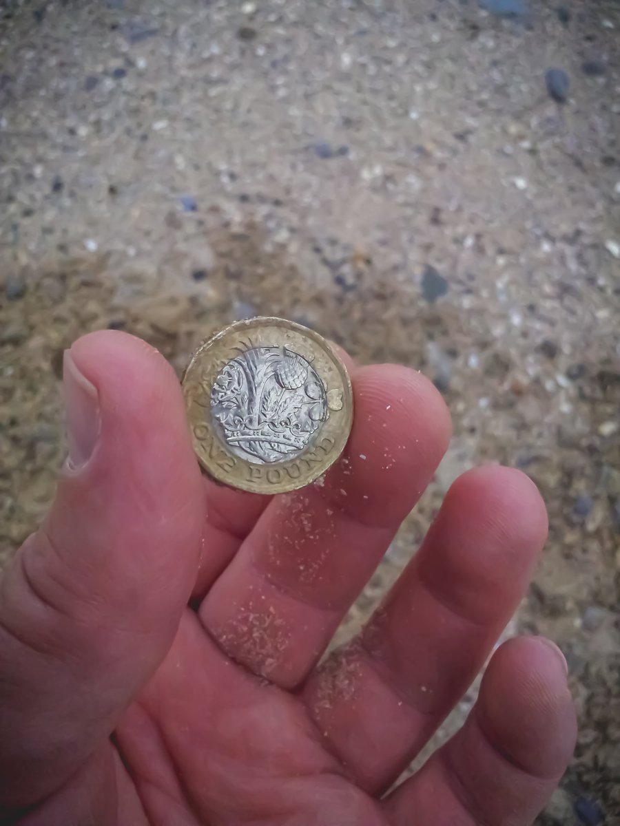 EarthScanners's tweet photo. Test drove a pinpointer, which was actually a charity shop find. Wasn't expecting much considering it only cost £4, but it hit targets accurately, and even helped pinpoint coins which were hard to see. The vibration and alarm didn't work. So had to rely on the LED indicator. https://t.co/YXonzNuHlK