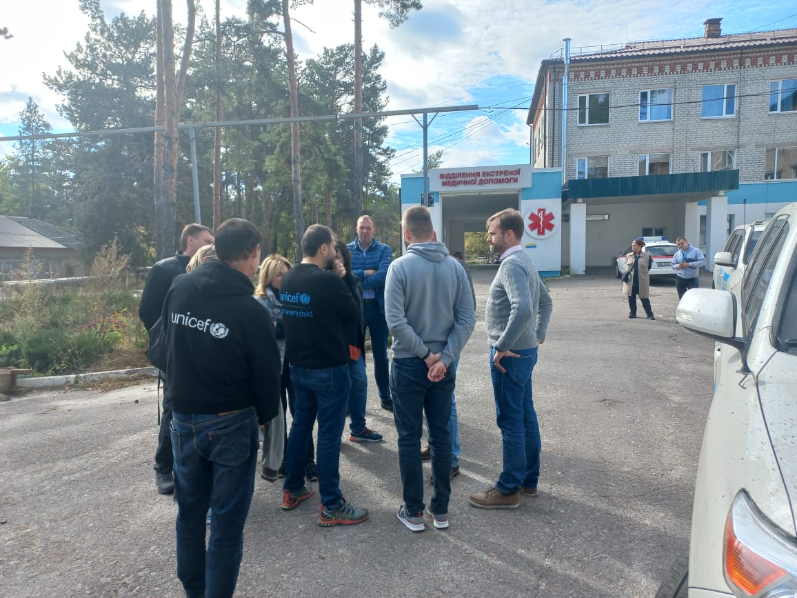 .<a href="/UNICEF_UA/">UNICEF Ukraine</a> team works in newly accessible areas of Kharkiv region, assessing the situation together with local authorities in Balakliia to continue the ongoing support with explosive ordnance risk education, humanitarian aid, health, education and social services for families
