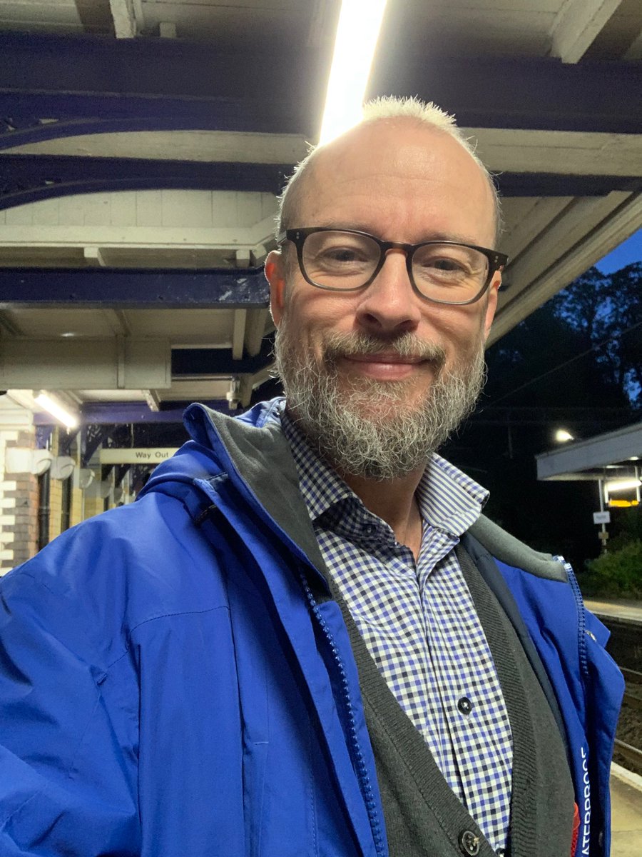 rallott's tweet photo. Early start heading to @rcpsych  to meet with likeminded colleagues at #eipn annual forum. A chance to show how our new Virtual Reality project might offer more choice to people experiencing psychosis https://t.co/eTYqyZ5zDF