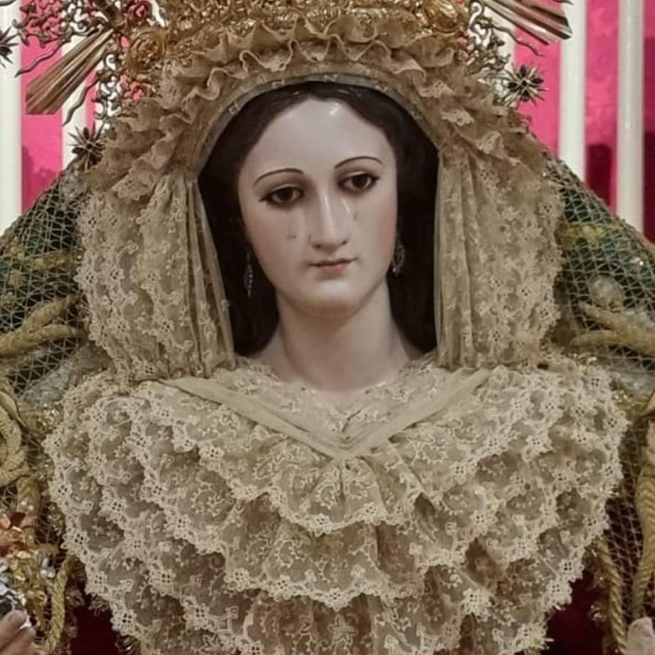 lasentencia's tweet photo. FESTIVIDAD DE LA VIRGEN DEL ROSARIO |
Durante todo el día, Nuestra Sagrada Titular estará expuesta a devota veneración.
A las 19.30h rezaremos el Santo Rosario y a las 20h, nuestro Director Espiritual D. Miguel Ángel Gamero, oficiará la Solemne Función Principal.
#CofradíasMLG https://t.co/nmfyce0ejk