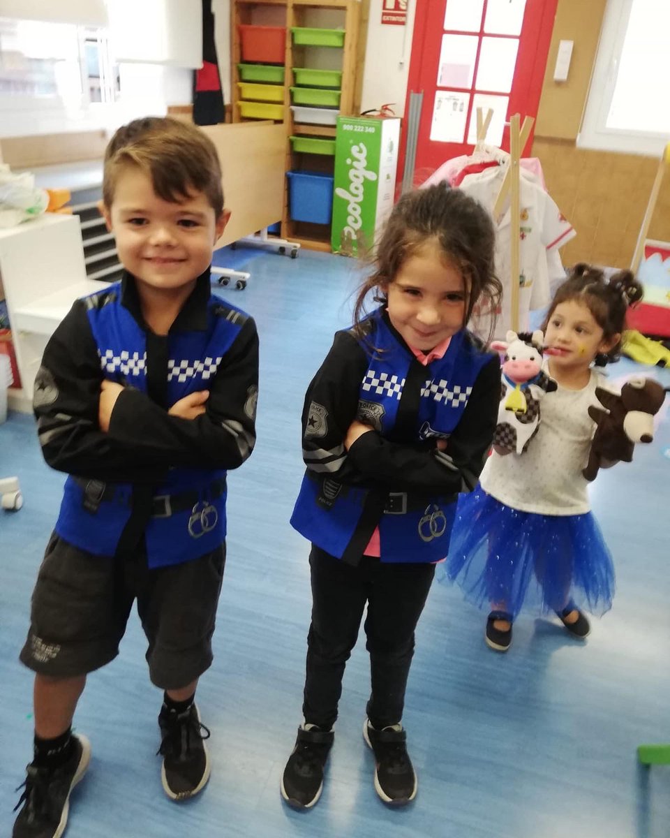 IESANTJORDI's tweet photo. Aquesta setmana hem començat els ambients a EI. Ens encanten! #NousEspaisUnNouSantJordi #iesantjordi #vilassardedalt #escolescoop #escolesmaresme #pedagogiaviva #metodologiaactiva #racons #minimons #ambients #projectes #assemblea #educacioemocional https://t.co/Z5ARzdUVQ4