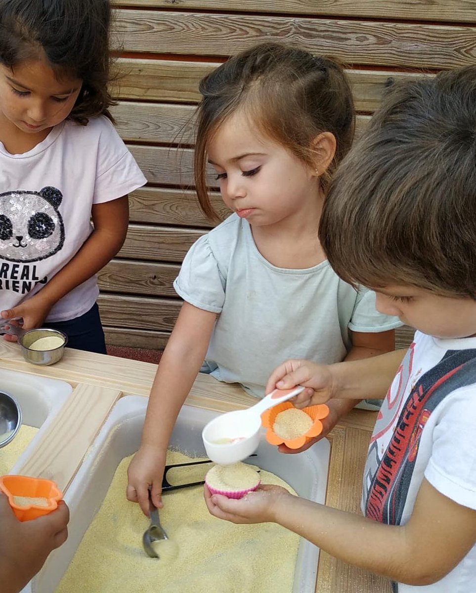 IESANTJORDI's tweet photo. Aquesta setmana hem començat els ambients a EI. Ens encanten! #NousEspaisUnNouSantJordi #iesantjordi #vilassardedalt #escolescoop #escolesmaresme #pedagogiaviva #metodologiaactiva #racons #minimons #ambients #projectes #assemblea #educacioemocional https://t.co/Z5ARzdUVQ4