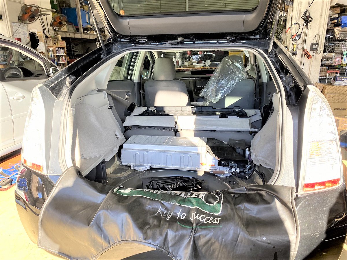 ysgarage's tweet photo. ZVW30 プリウス ハイブリッドバッテリー交換

ハイブリッドバッテリーは
◎ネットから直送で手間いらず
◎リビルトパーツでコストダウン
◎取り外したパーツはリビルトセンターに返送で産業廃棄物出ず

これぞSDGｓ！！！！！！！

https://t.co/DuH9qSlTPE https://t.co/Kp2IiPt08M