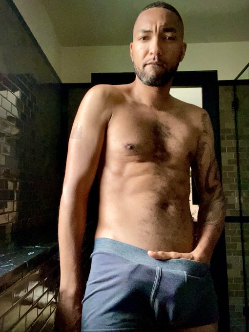 On or off? https://t.co/QYmfkqPPba<a href="/tag/mvsales"class="tags"><span>#mvsales</span></a><a href="/tag/mvboys"class="tags"><span>#mvboys</span></a>