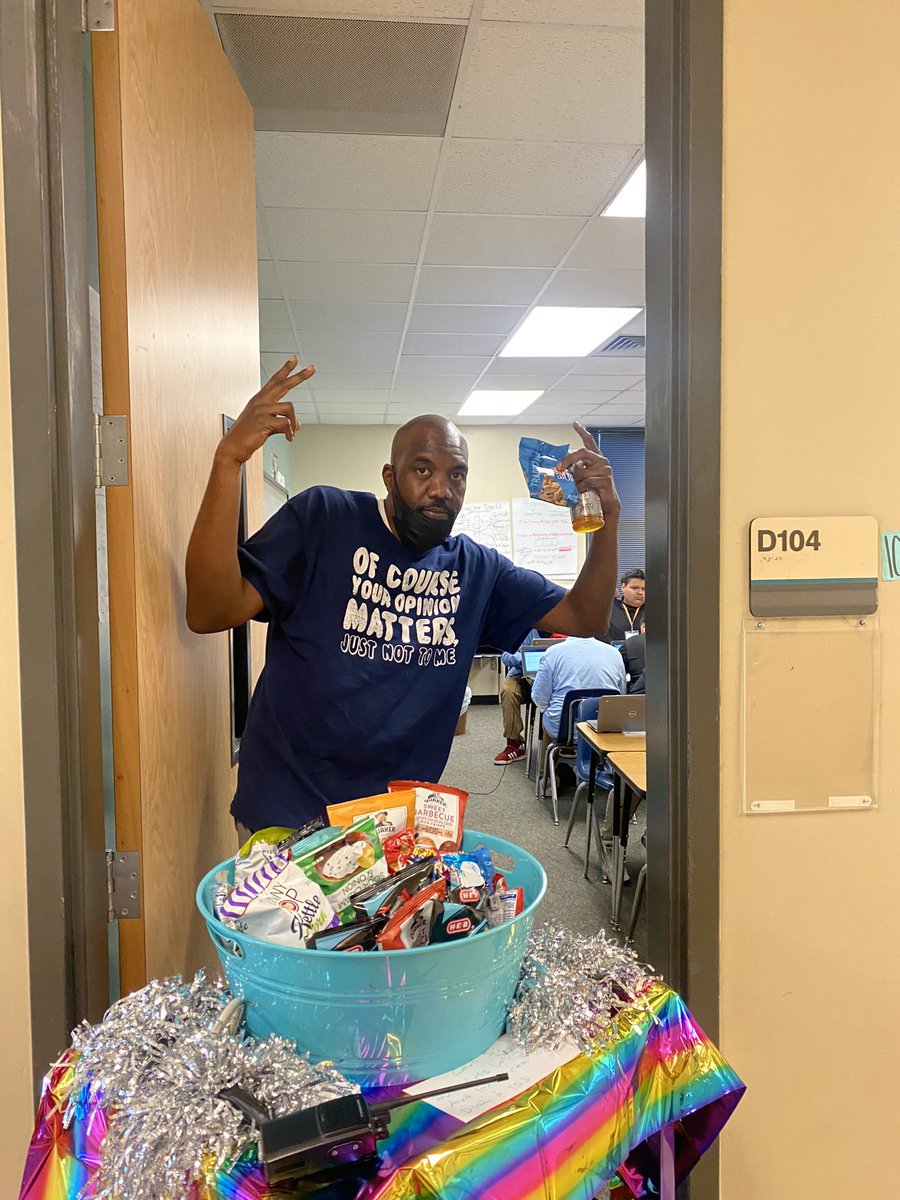 AP_MrsBaez's tweet photo. Cheer Squad celebrating the hard word NMS staff has done this grading period with some salty and sweet treats. Every Knight staff member is vital and important. 
@NorthbrookMS https://t.co/xvuyhnIgni