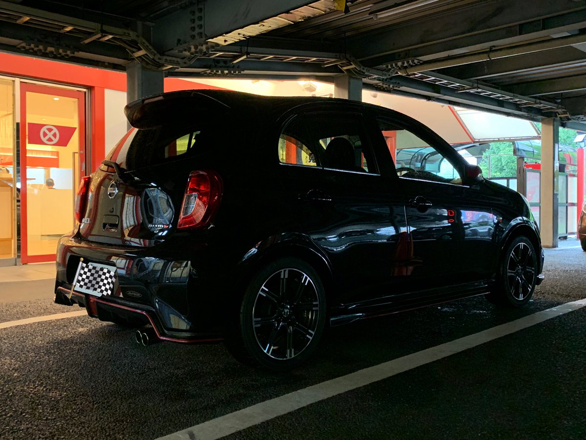 tazzan2's tweet photo. 久々の車ということで、マーチさんお迎えしました！！！😇

感想:かわいい見た目、久々のMTはガチャガチャするの楽しい、燃費まあまあ良い、社外マフラーカッターが微妙、純正マフラーは静かでいい音、足回りはしっかりしてるほう、メーター220km/hは幻想、、、

安全運転で末永くかわいがります😎 https://t.co/MjeIQfgU2i