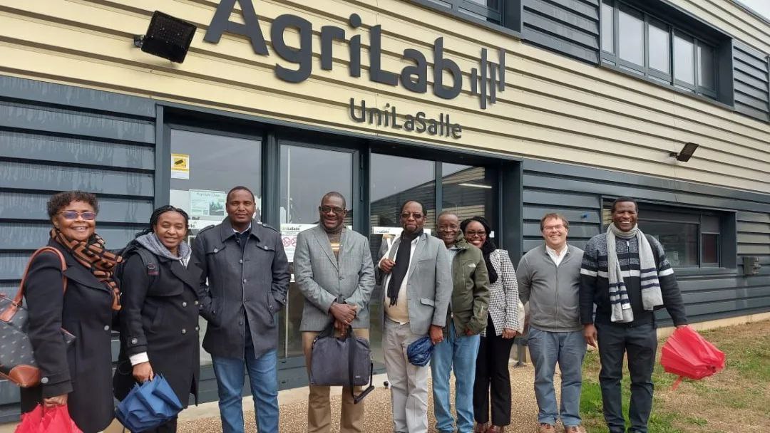 VenturesSahara's tweet photo. Innoversity project🕹️
A delegation of 🇹🇿 universities (@SokoineU @NM_AIST @uoi_tz) and incubators visited the campus of @unilasalle_beauvais and @supagroflorac in 🇫🇷 last week.
@FranceTanzania 
#innoversityproject #innovation #franceintanzania #frenchuniversities https://t.co/pgP5R8rnbD