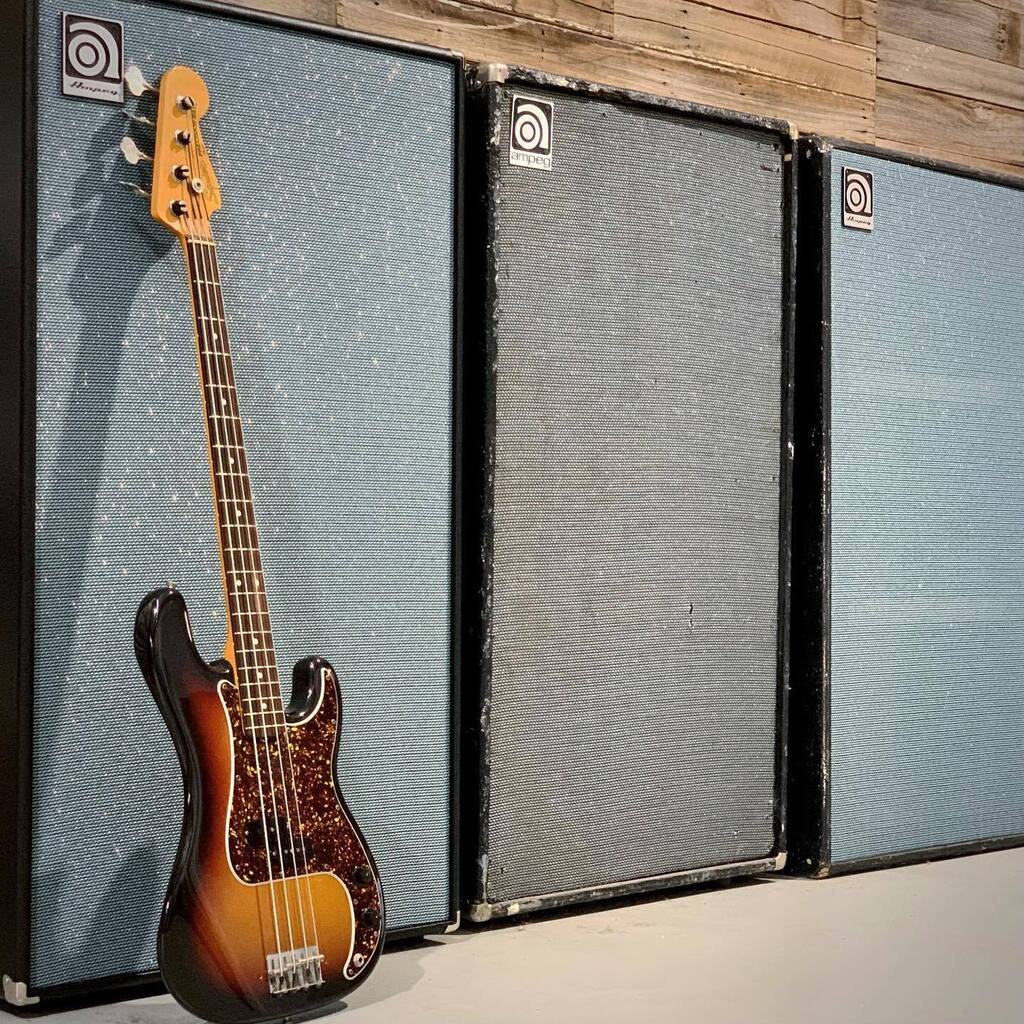 foundsound_'s tweet photo. ‘83 JV Squier (arguably the best and coolest Japanese Fenders ever) P Bass in killer burst. Best vintage bang for your vintage buck! Cloth wiring from the factory too!
#fender #squier #jv #jvsquier
#japanesevintage #fujigen #precisionbass
#pbass #bursti… https://t.co/9zGB4tKKdZ https://t.co/DLPwqMHJj6