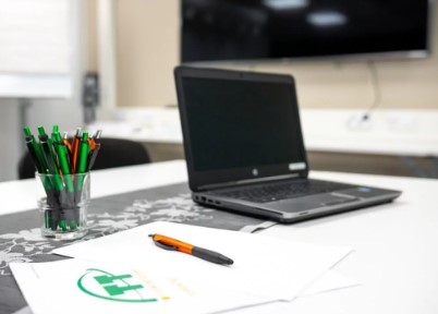 Tiesithän, että <a href="/Sjkkaupunki/">Seinäjoen kaupunki</a>, <a href="/sjkkirjasto/">Seinäjoen kirjasto</a>, <a href="/kansalaiskampus/">Seinäjoen kansalaisopisto</a> ja Toimintojentalo tarjoavat asukkaille digiapua! Olemme koonneet tälle sivustolle digiapupalvelut. Välitäthän tietoa eteenpäin! #digiapu #digineuvonta #digiopastus 
seinajoki.fi/osallistu-ja-a…