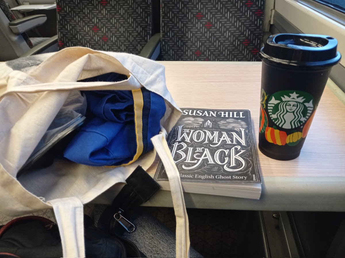 Skills day starter pack:
- Uniform+ comfy shoes
- a nice book to read in the train (better if in line with the season) 
- a HUGE mug of coffee (the day will be long!)

Let's rock and roll this Friday!

<a href="/UoWFEHW/">UoWFEHW</a> #nursinguk