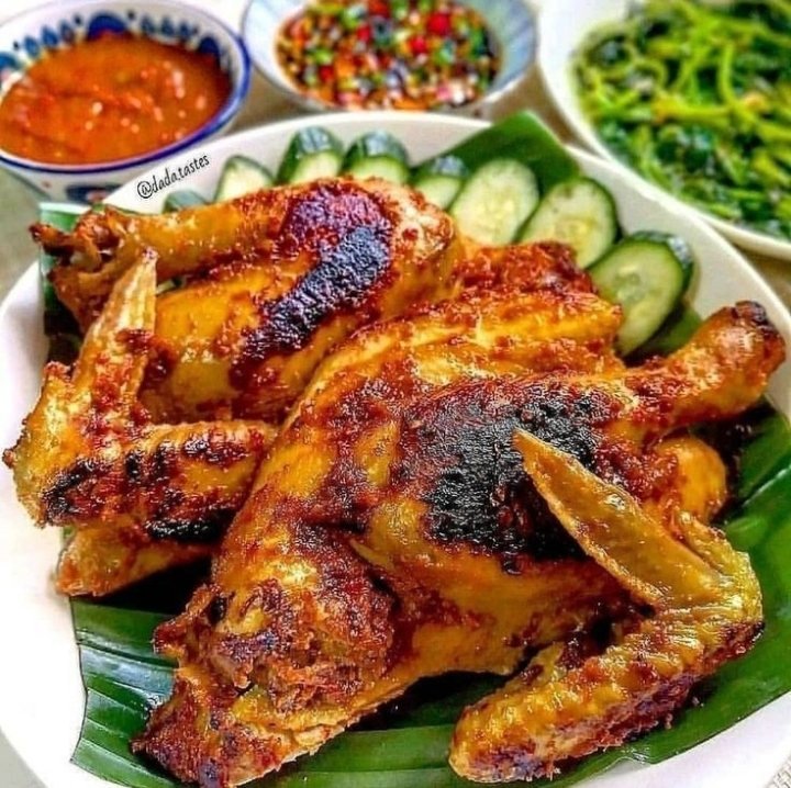 Yoonna111's tweet photo. Pasti udah banyak yang tahu seenak apa ayam bakar taliwang itu, emang bener-bener enek yang belum coba pasti gak bakal nyesel waktu pertama kali makan. Yuk jadi #PejuangRasanyaIndonesia dengan #KenaliRasanyaIndonesia di #FJB2022 daftar di https://t.co/Rr7J6pFFtO sekarang juga ya https://t.co/Hm449EBBGP
