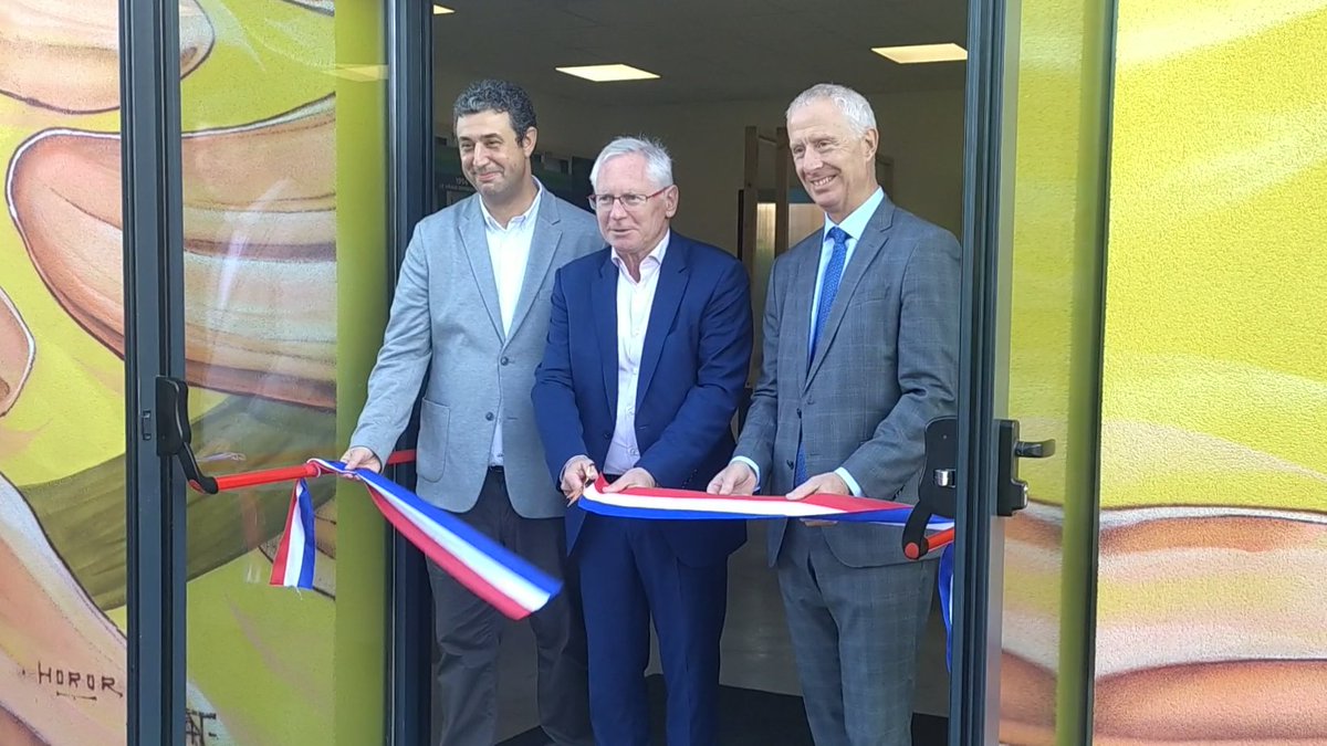 Groupe_Coriance's tweet image. Hier a eu lieu l'#inauguration du bâtiment #pédagogique La Maison du chauffage Urbain de @CergyPontoise95 en présence de @yves_lederer, @Jp_Jeandon et #RaphaëlLanteri.