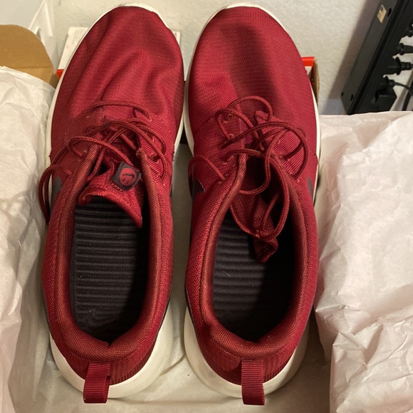 snipsnipchick's tweet image. So good I had to share! Check out all the items I&apos;m loving on @Poshmarkapp from @InStockReport #poshmark #fashion #style #shopmycloset #nike #fossil: posh.mk/EUTSWkYoVtb