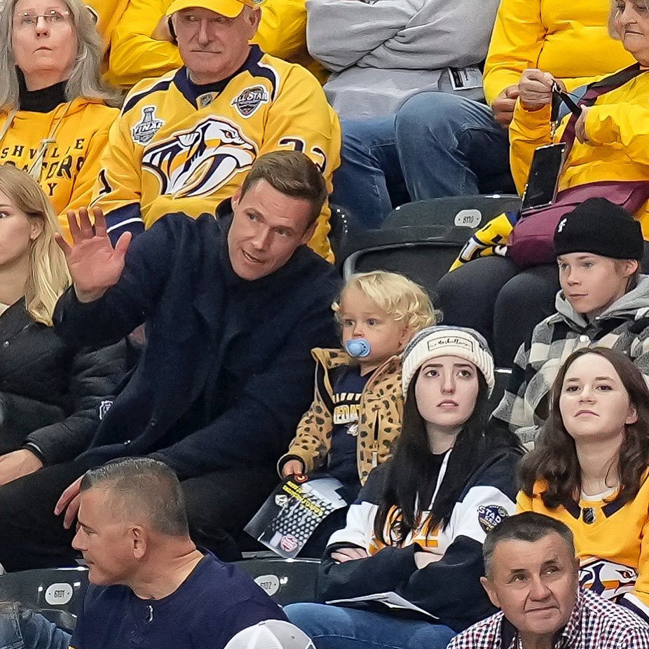 Nashville Predators on Twitter: "Dad teaching son the game 🥹  https://t.co/YR24Ih2jlw" / Twitter