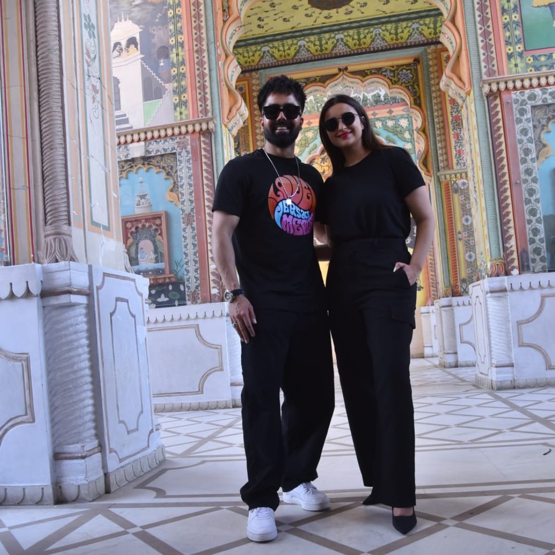 Trending_Today_'s tweet photo. Parineeti hardy sandhu for Code Name Tiranga Promotions Jaipur
#parineetichopra #hardysandhu #codenametiranga #moviepromotions #jaipur https://t.co/jImKzJ2n6O