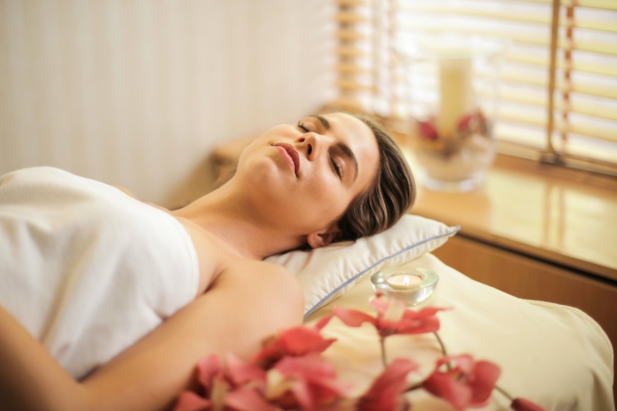 Package deal
Truly Relaxing 1 (90 min)
Choice of 60 min massage (except sports massage and hotstone massage)
Deep cleansing gold facial
Price: - £50 per person

Truly Relaxing 2 (90 min)
Hot stone massage or sports massage
Deep cleansing facial
Price: - £70 per person
