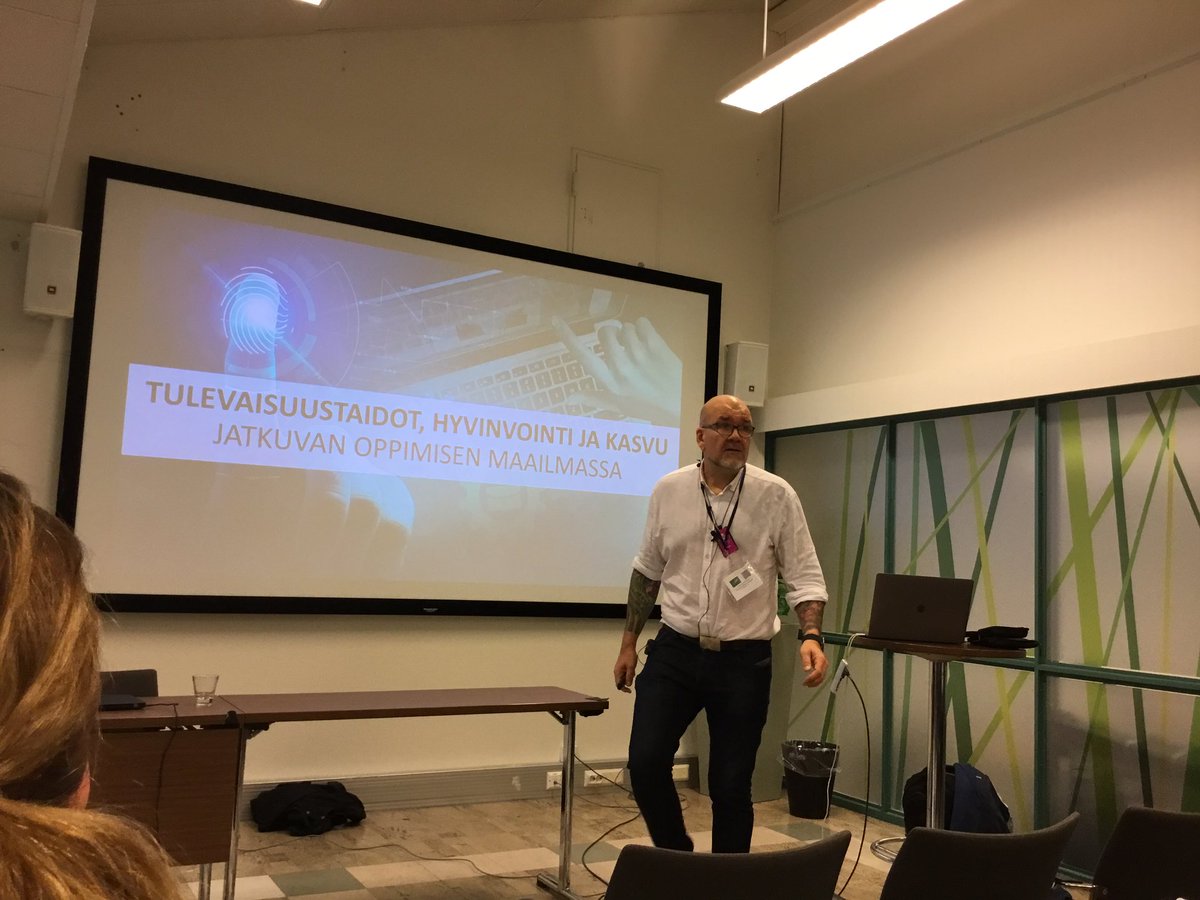 Tulevaisuustaidot, hyvinvointi ja kasvu jatkuvan oppimisen maailmassa on aiheena <a href="/pelkonen/">Markku Pelkonen</a> esityksessä. Miten liittyvät toisiinsa? #Digivisio2030 #itk2022 #hyvinvointi #jatkuvaoppija