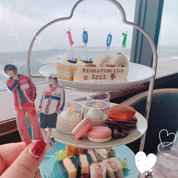 メッセを見下ろせるヌン茶してきました(蝋燭とチョコは手塚がお誕生日という事です、手塚のオタクが付けてくれた) 