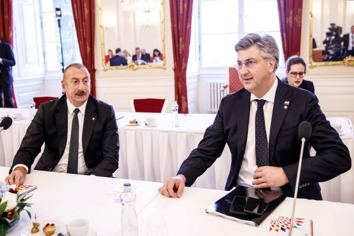 icunion_az's tweet photo. 🔴 🇦🇿 supports normalization of #Turkiye-#Armenia relations;
🔴 It is important to create trilateral #Azerbaijan-#Georgia-#Armenia discussion platform for peace &amp; stability in #SouthCaucasus.
President Ilham Aliyev @ the roundtable on "Peace &amp; Security on the European continent". https://t.co/XeemfYLiXh
