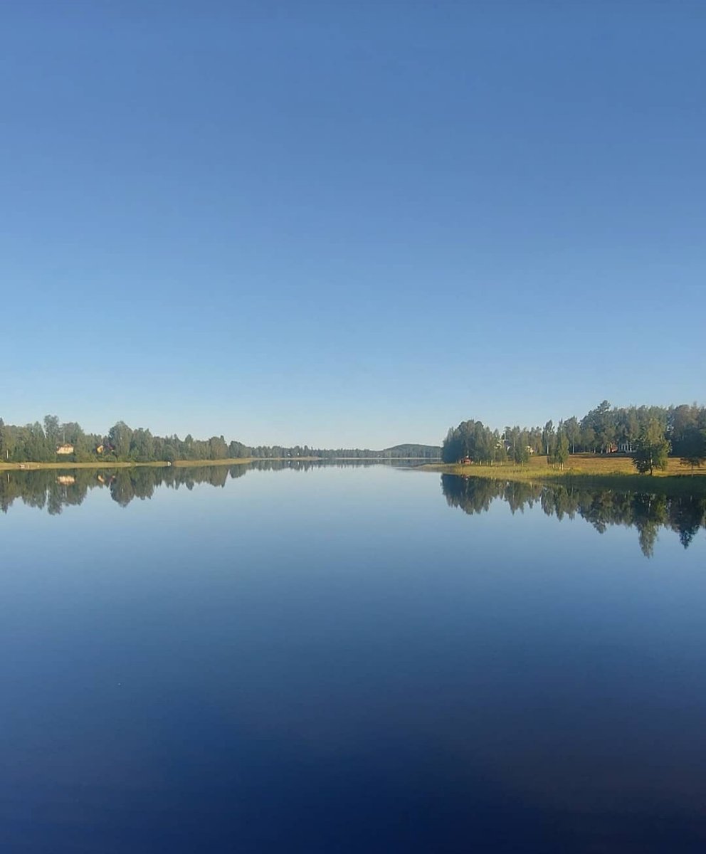 PMervi's tweet photo. @MinnaRovio On tämä Suomi kaunis! Mun lempikohta työmatkan varrelta on tämä. Joka aamu erilainen. https://t.co/yE2lQUjFSg