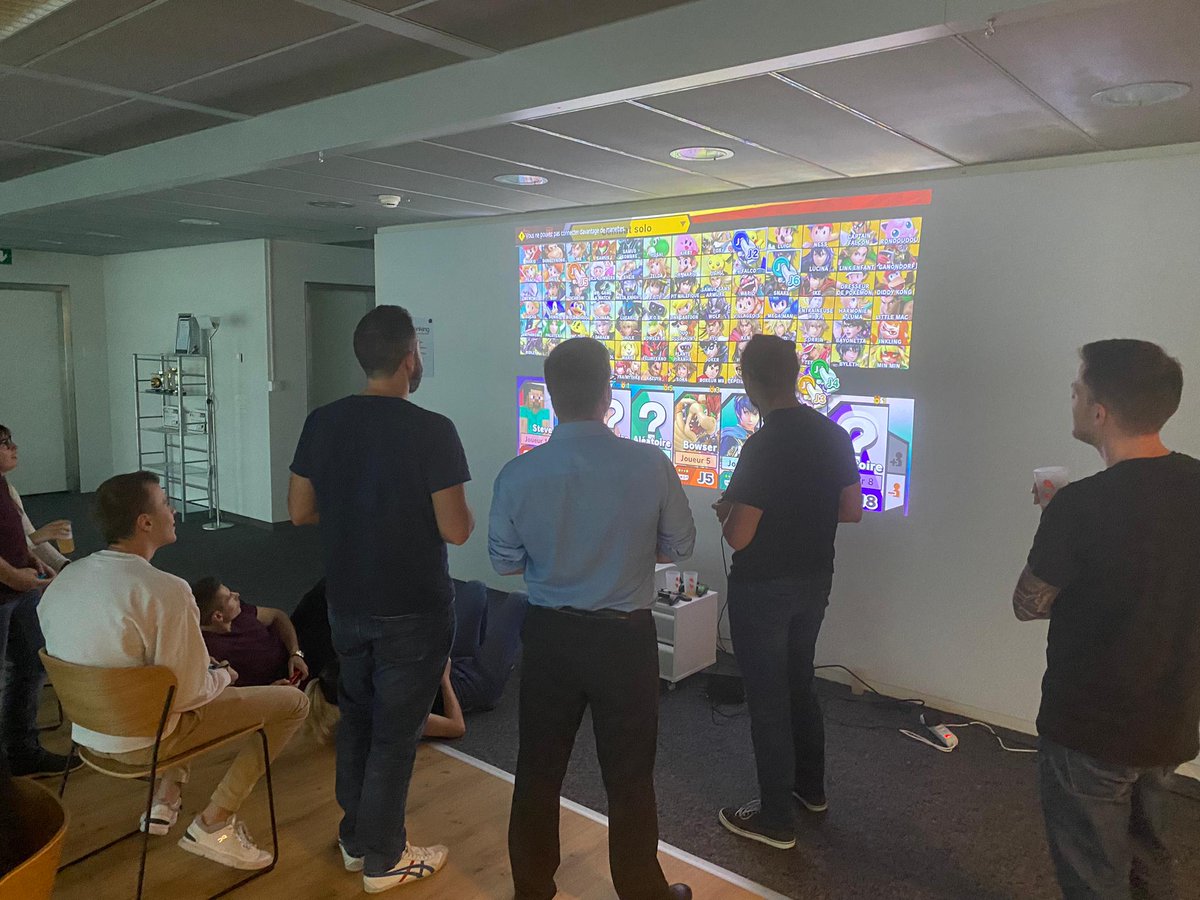 Hier soir, challenge raclette et gaming après la partie plus sérieuse de notre meeting de coordination, l’occasion de rassembler toutes nos équipes!