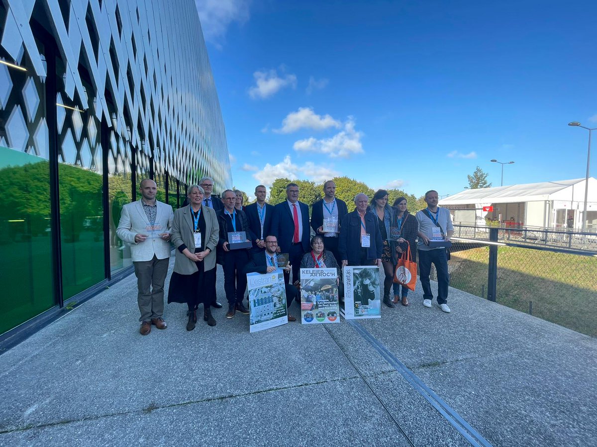 AMF_29's tweet photo. - Prix du Meilleur Journal Communal -

Bravo 👏 aux différentes collectivités primées pour leur travail de communication à destination de leurs habitants.
#CCF22 #LaFeuille #Ploye @LaRochemaurice #Elliant @VilledeLoctudy #Plouigneau #Plouzane @BrestFr @CCPaysFouesnant https://t.co/B2iAGRYdu2