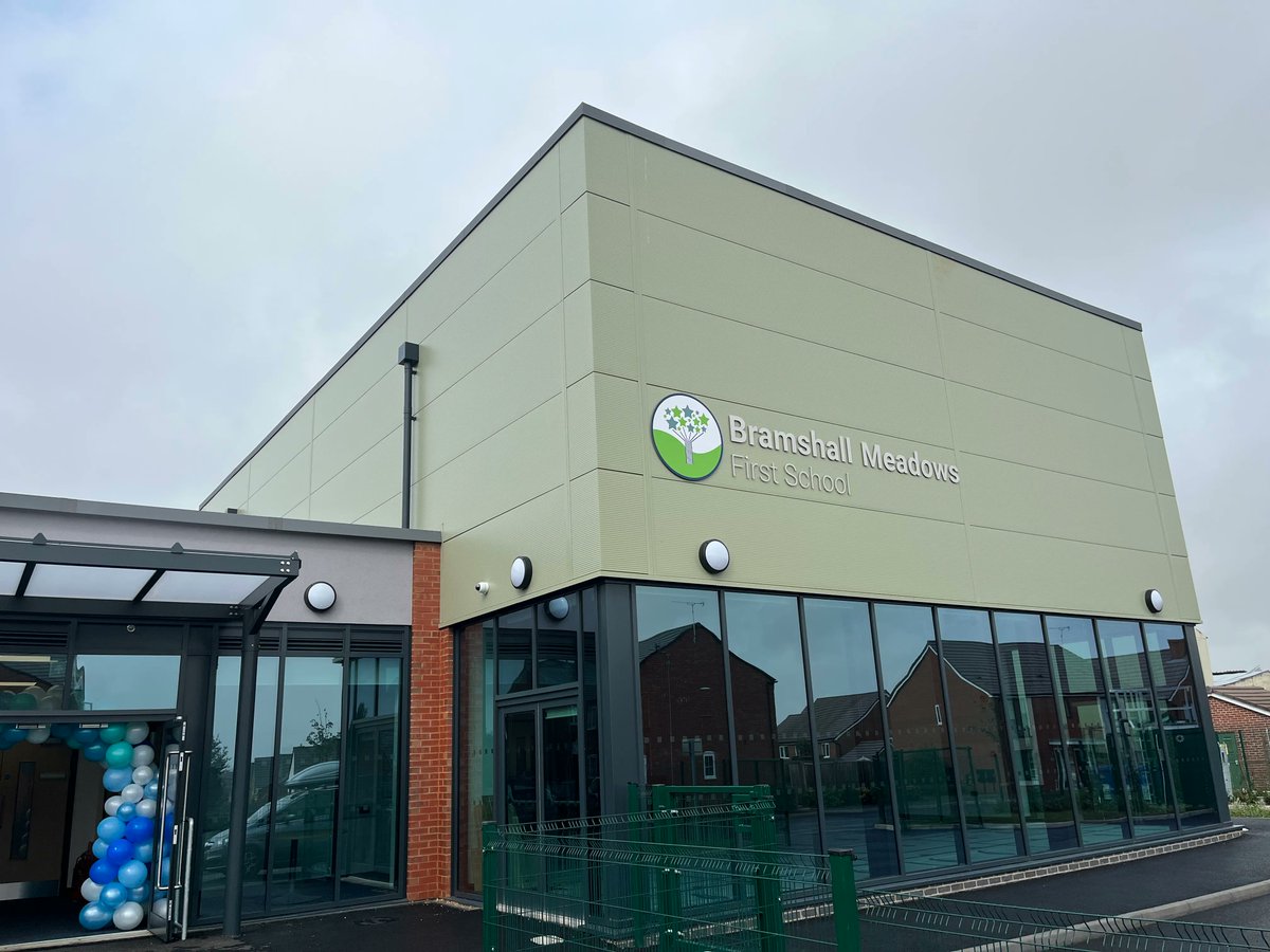 UttoxeterTrust's tweet photo. Last month we opened a new £4.3 million first school in Uttoxeter. @Bramshall_First welcomed its first 23 children into nursery and reception classes on 9 September.
#school #uttoxeter #staffordshire #learningtrust #education #newschool https://t.co/fXd2QbFL3T