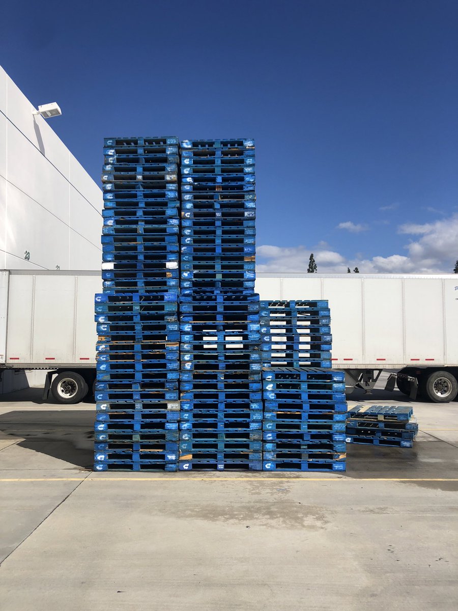 abrahamlearning's tweet image. I’ve been drawing and painting landscapes for years, but I can’t stop thinking about the beauty of the objects I see around me when I’m truck driving.. How do I show you the love I see in them? Recreating them through painting feels like an injustice.

#ArtistOnTwitter #foundart