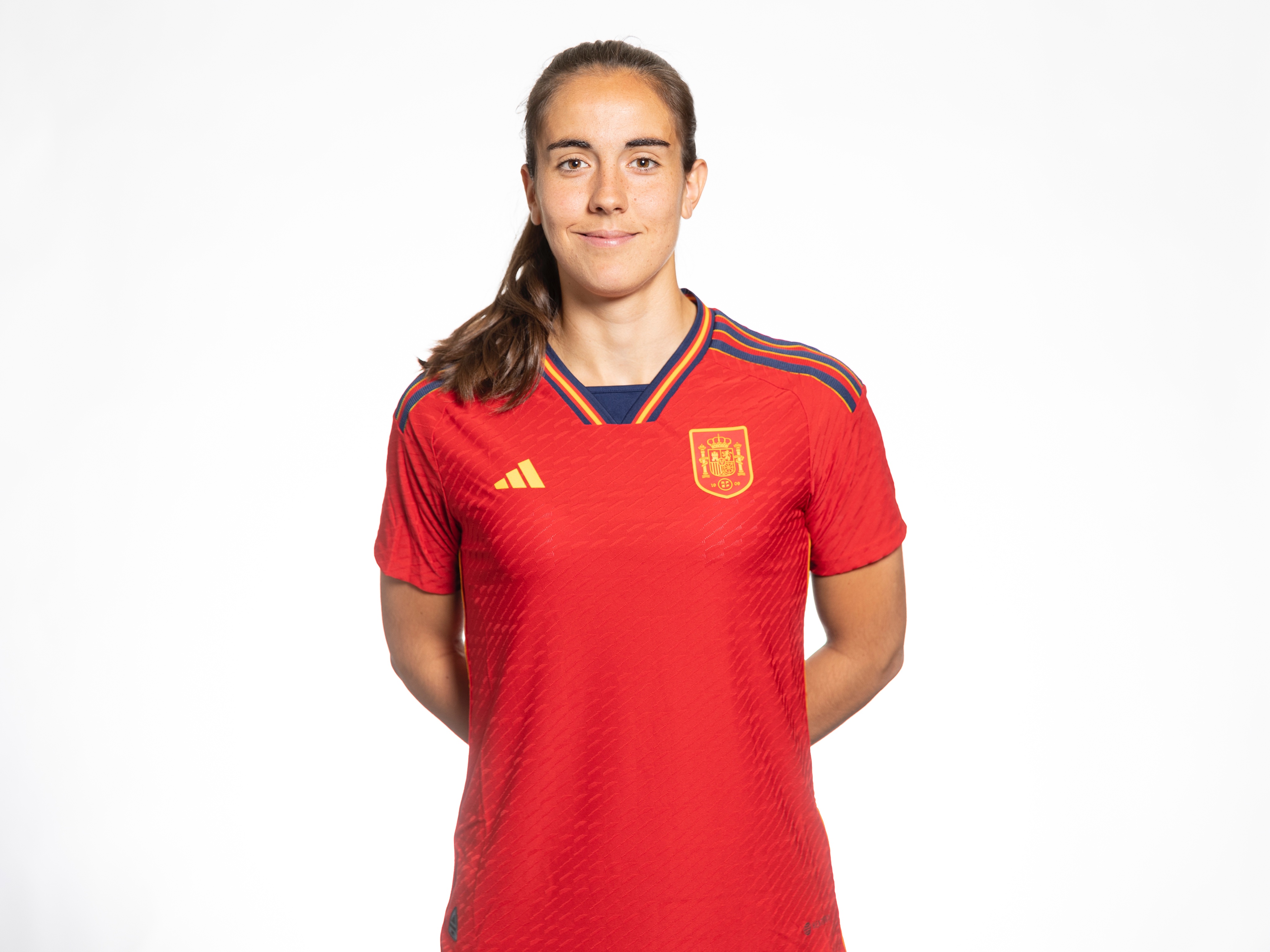Twitter \ Selección Española Femenina de Fútbol على تويتر: "☀️ ¡BUENOS DÍAS! 🧵 ¿Hilo de las fotos con la nueva camiseta de @adidas_ES? 🙌 ¡¡Confirmamos!! 👕 𝗛𝗜𝗟𝗢 𝗖𝗢𝗡 𝗟𝗔 𝗡𝗨𝗘𝗩𝗔 #JugarLucharYGanar https://t.co/XwI0eTkb04"