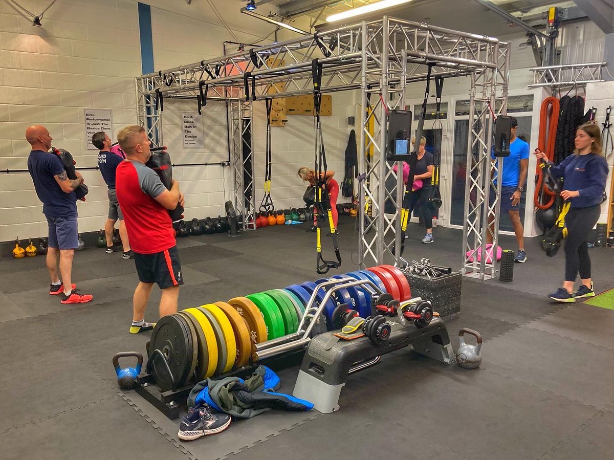 S3_Fitness's tweet photo. Solid session from the Legends on fire this morning.
Core, Cardio, Kettlebells, Sandbags, TRX 💪👍
Move, Look, Feel and Play Better. Join us for a trial, info@s3fitness.co.uk
#core #cardio #trx #kettlebells #sandbags #dvrt #strength #strong #trxworkout #trxtraining #gym https://t.co/CMtANtmtmZ