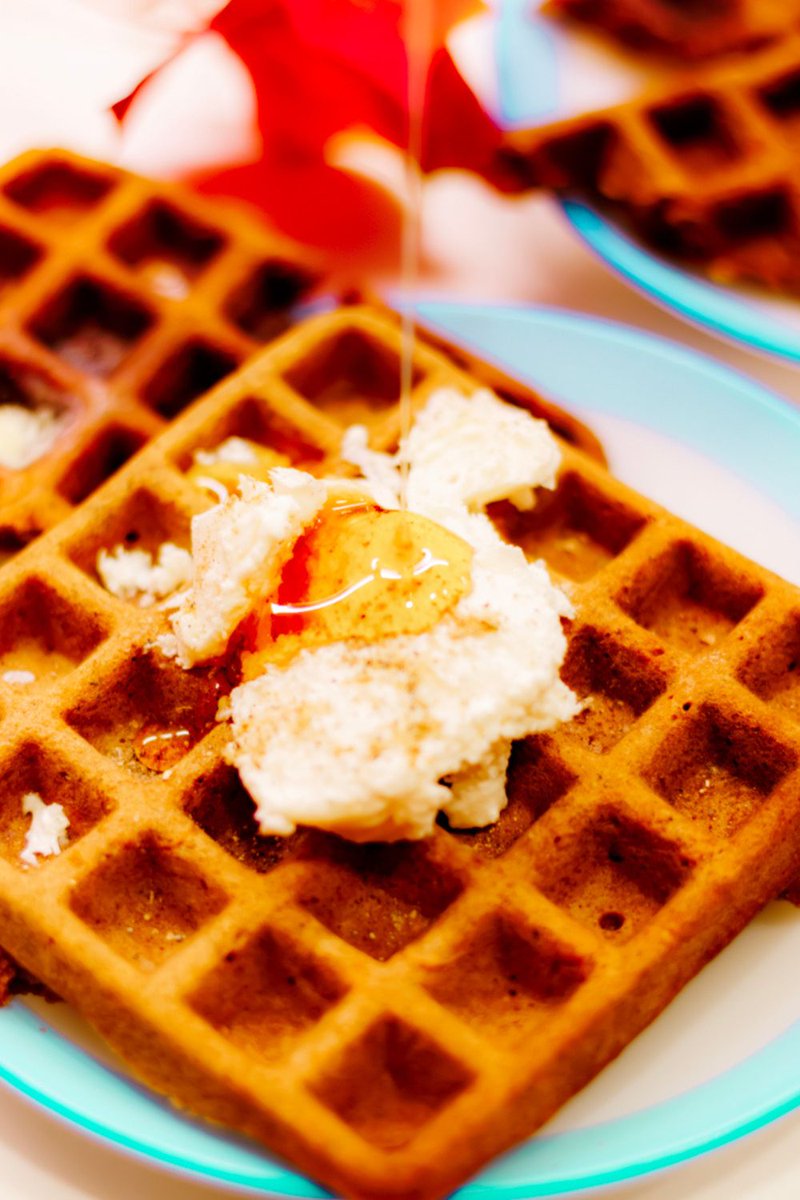 Pumpkin Waffles (Gluten Free Oat flour Pumpkin Waffles) - RecipeMagik recipemagik.com/pumpkin-waffle…