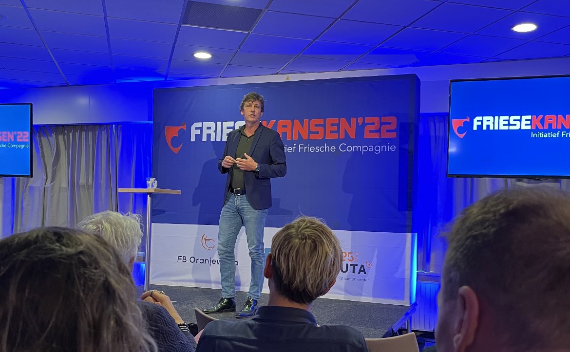 sabinekoebrugge's tweet photo. Start dag 2 van #friesekansen met @jaccovonhof van @MKBNL
@VNONCWNoord @mkbnlnoord @EconomicBoardNN https://t.co/DkBxRBwEnk