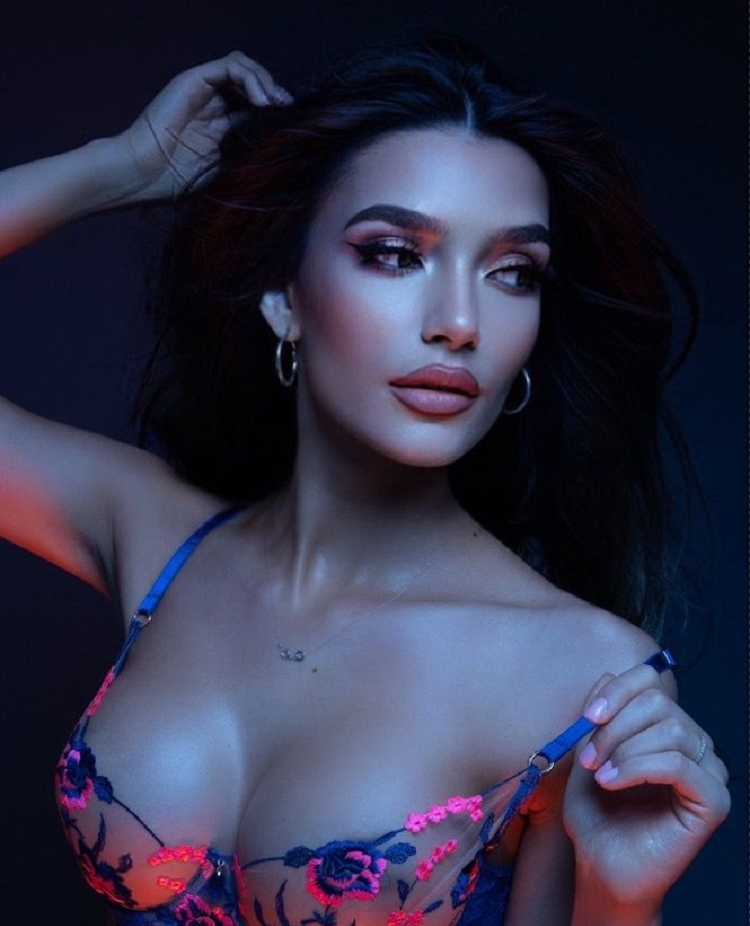 LiveJasmin's tweet photo. Alluring #AyanaMelek is truly a bombshell! 
Come witness her on https://t.co/0MUhecUYlt 🥰🥰🥰
.
.
.
#LiveJasmin #Stunner #sobeautiful #hotwoman #sexywoman #wow #amazingwoman #damngirl #beautiful #beautifulwomen https://t.co/S0bbbTOiLG
