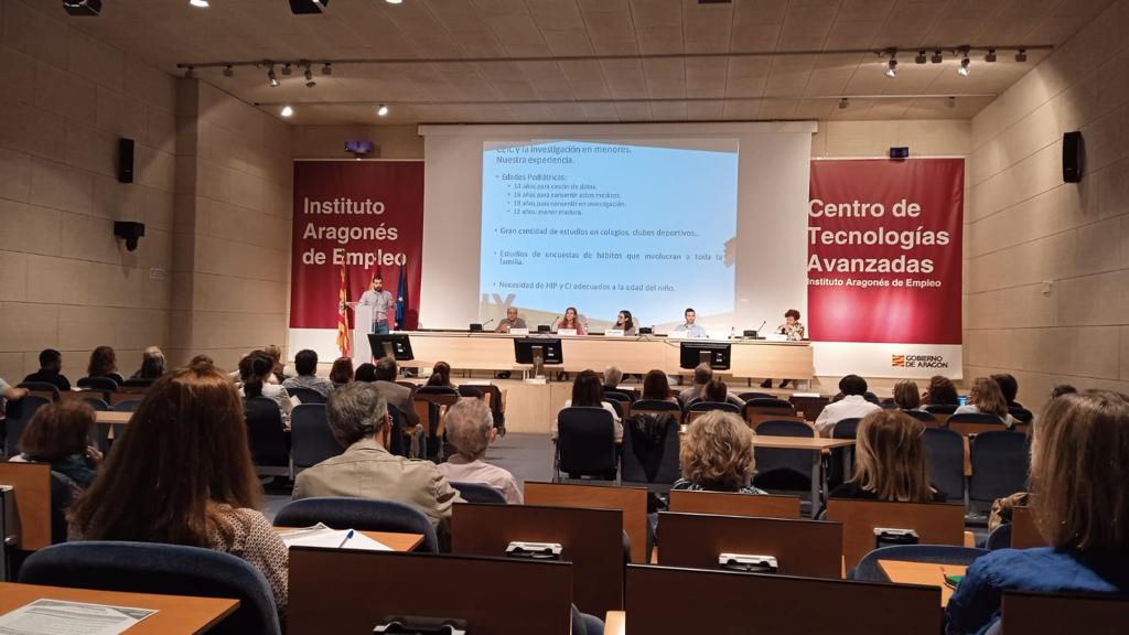 iacs_aragon's tweet photo. ¡Hoy es el IX Simposio Aragonés de Comités de Ética!

Juan Pablo García Íñiguez de la Unidad de Cuidados Intensivos Pediátrico del Hospital Infantil Miguel Servet habla sobre el #CEICA y los aspectos éticos de proyectos de investigación en los que participan menores de edad 📸👇 https://t.co/yXRK5LFkQ8