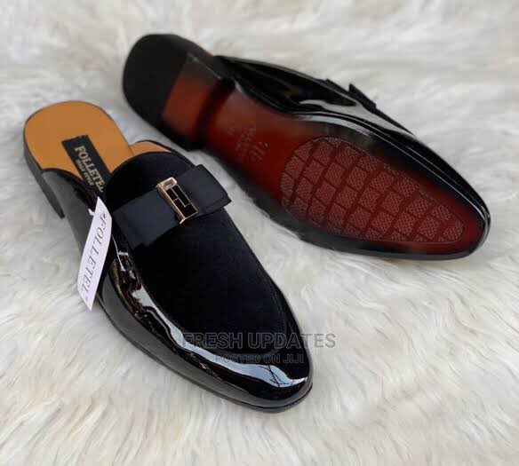 f_a_v_o_u_ry's tweet photo. *Restocked*🔥🔥🔥
*#Folletel*
*#HalfCover*
*#Glossy*

Black = 40-45
Wine = 42 n 45
Price :15k 

https://t.co/oSmNGkdiCt https://t.co/QmNQayaiCp