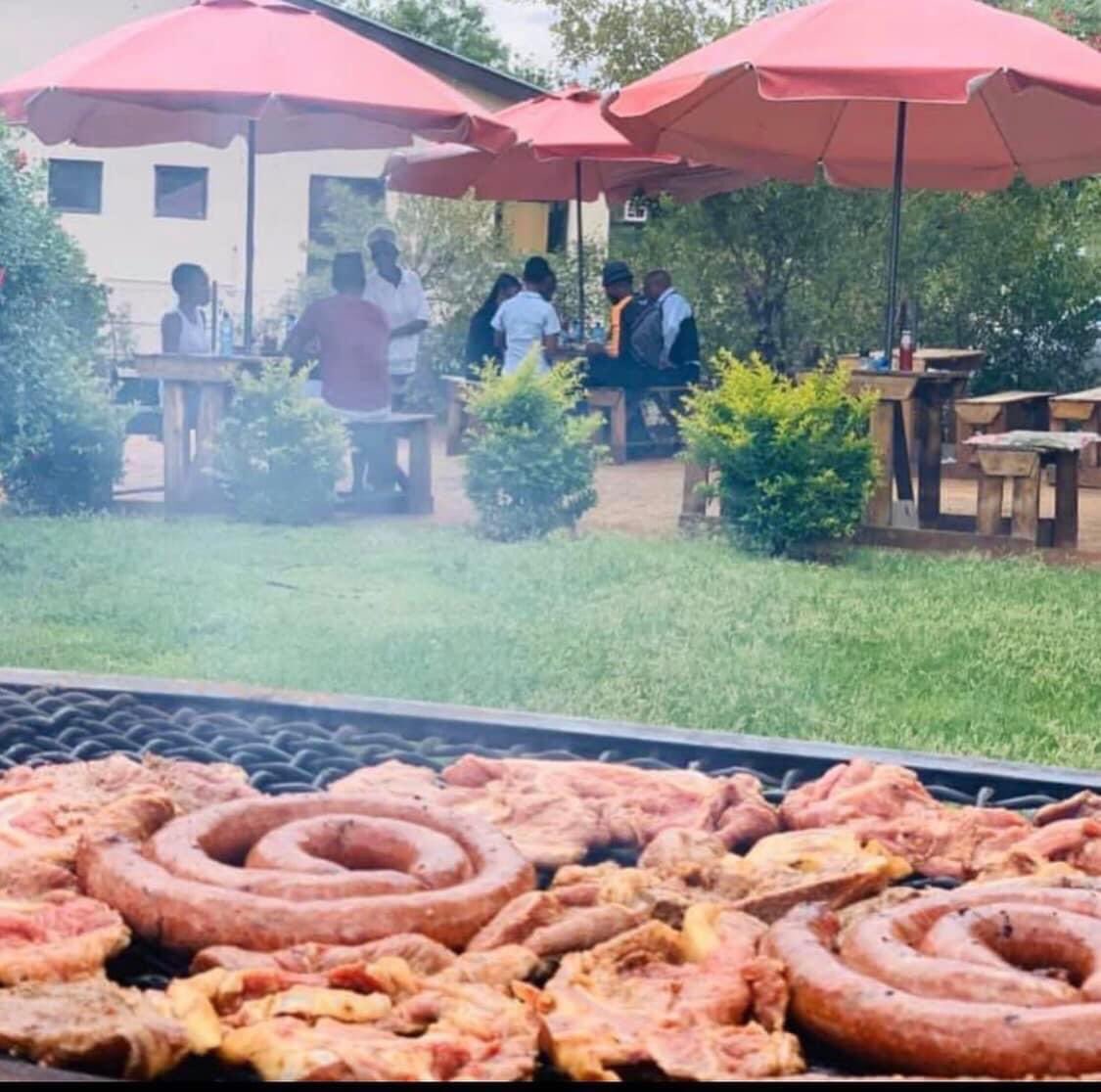 VisokaKitchen's tweet image. Friday smells like Braai day!!! That sizzling steak and boerwors with pap , mabele, rice and more just adds that special kinda flavor to your day😋.So why not come through to #VisokaKitchen #KwagaMavis in #Minestone to get some #Braai_wave during this #heatwave .