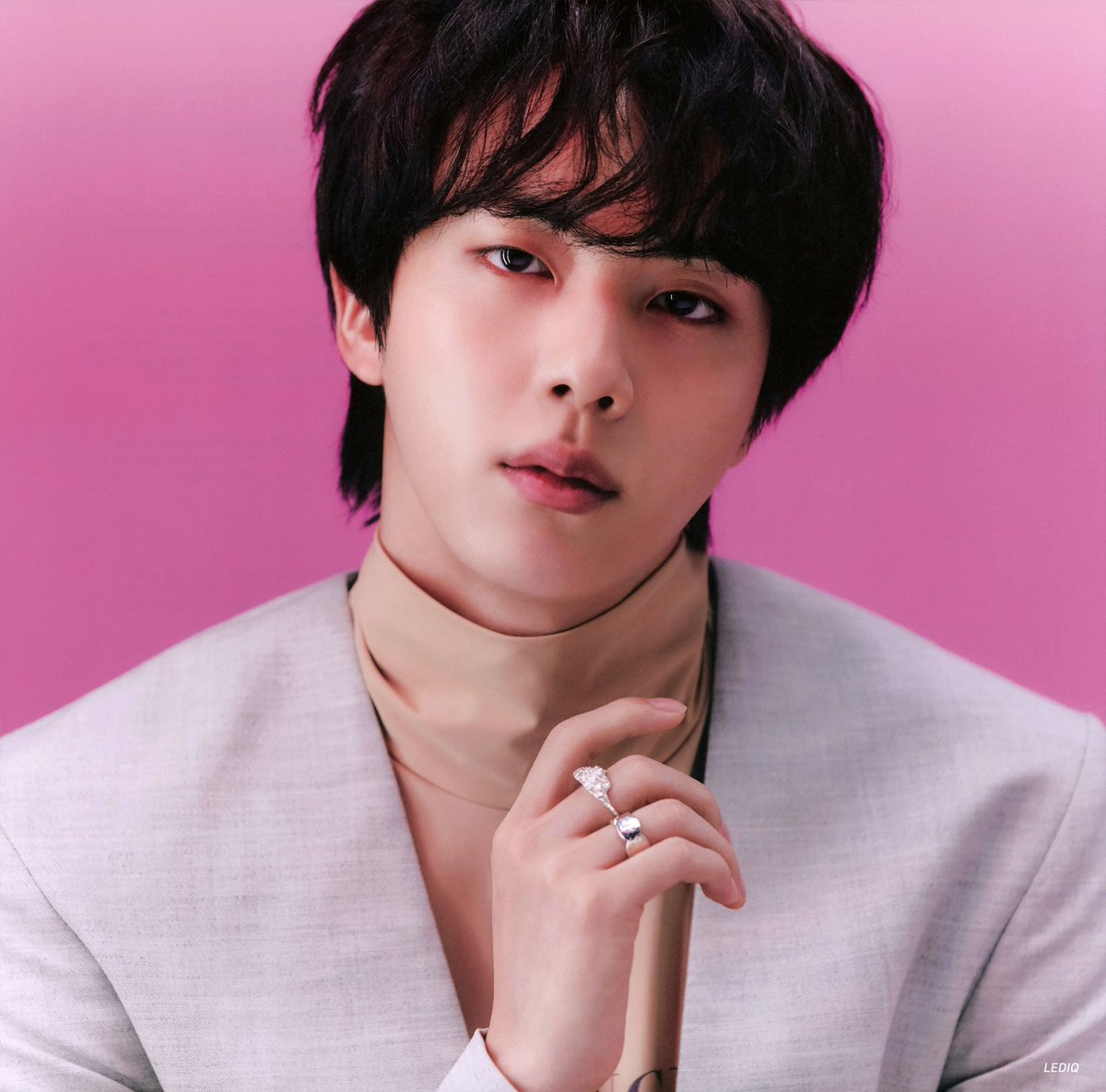 btspicstwt_'s tweet photo. [📸PHOTOS] #BTS Proof Collector’s Edition | [SCAN] #Jin (1/10) 

+
[source: @/lediQ_1204] https://t.co/xOZWmlfuL6